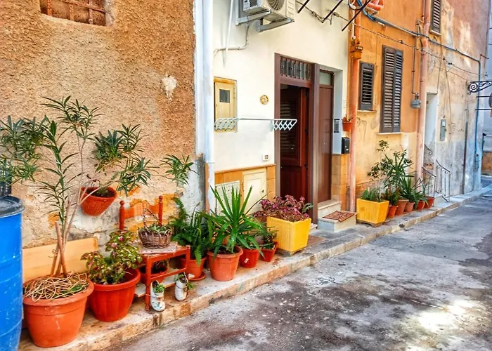 Casa Lio Holiday home Santa Flavia